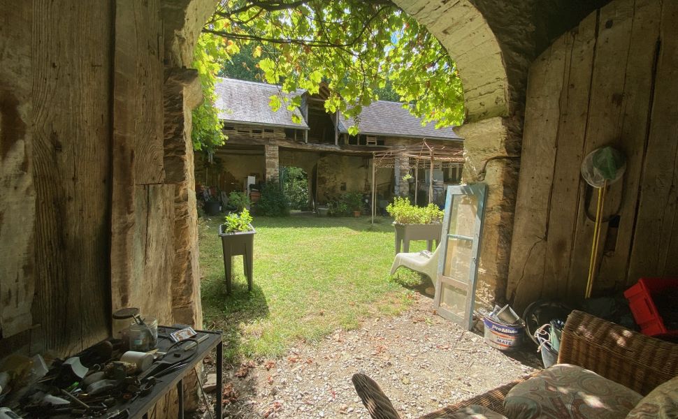 Superb ferme a quatre corps dans les vignes de Jurancon